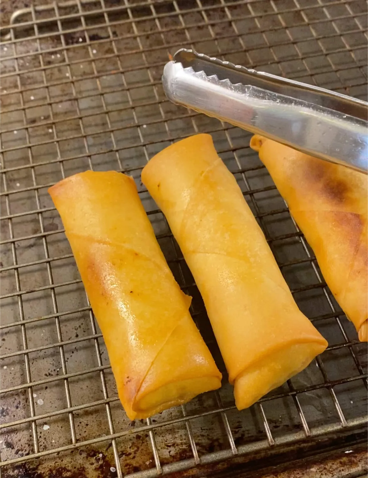 How to Make the Tastiest Vietnamese Egg Rolls!